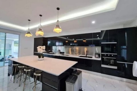Casa de 4 dormitorios en Hua Hin, Tailandia № 125378 - foto 7