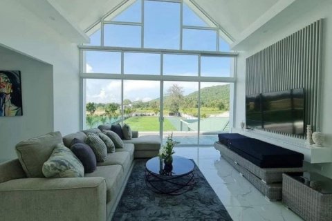 Casa de 4 dormitorios en Hua Hin, Tailandia № 125378 - foto 11
