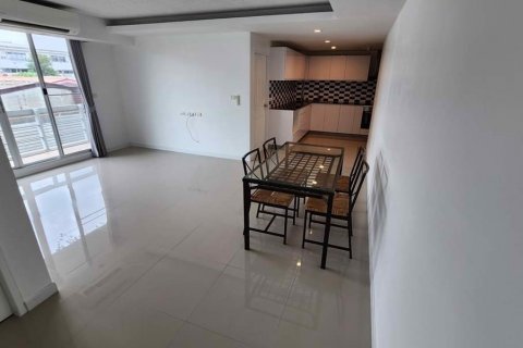 Condominio de 2 dormitorios en Khlong Toei, Bangkok, Tailandia № 79318 - foto 4