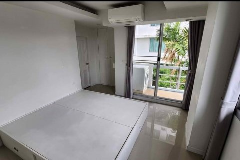 Condominio de 2 dormitorios en Khlong Toei, Bangkok, Tailandia № 79318 - foto 10