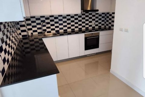 Condominio de 2 dormitorios en Khlong Toei, Bangkok, Tailandia № 79318 - foto 7