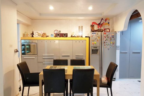 Adosado de 3 dormitorios en Bangkok, Tailandia № 144122 - foto 5