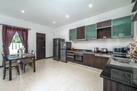 Villa in Phuket, Thailand 2 Schlafzimmer № 120477 - Foto 10