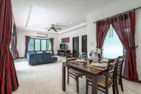 Villa in Phuket, Thailand 2 Schlafzimmer № 120477 - Foto 9