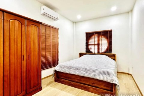 Casa de 4 dormitorios en Pattaya, Tailandia № 120472 - foto 12