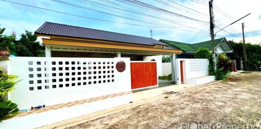 Casa de 4 dormitorios en Pattaya, Tailandia № 120472
