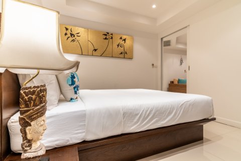 Condo in Phuket, Thailand, 2 bedrooms № 141774 - photo 7