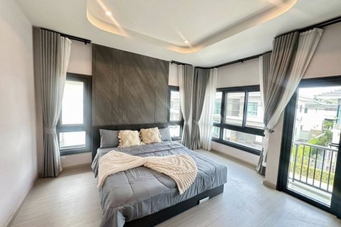 Casa de 4 dormitorios en Phuket, Tailandia № 132636 - foto 6