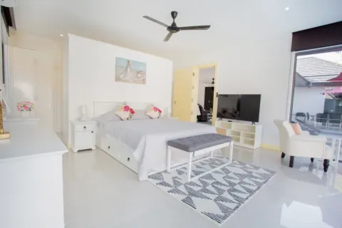Villa in Phuket, Thailand 4 Schlafzimmer № 28210 - Foto 11