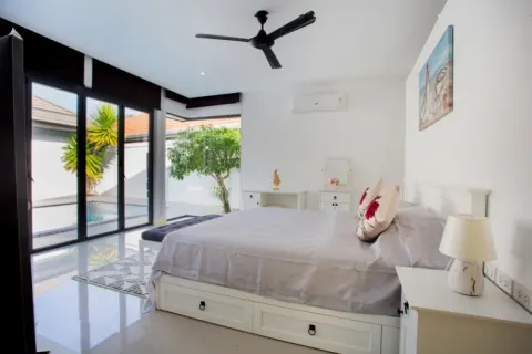 Villa in Phuket, Thailand 4 Schlafzimmer № 28210 - Foto 9