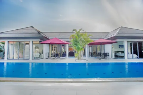 Chalet de 4 dormitorios en Phuket, Tailandia № 28210
