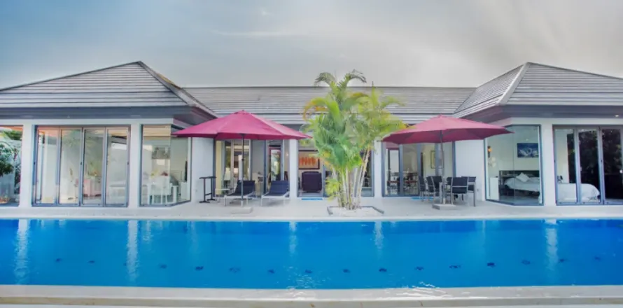 Villa in Phuket, Thailand 4 Schlafzimmer № 28210