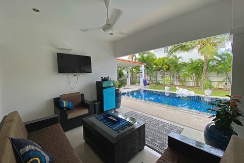 Casa de 3 dormitorios en Hua Hin, Tailandia № 125387 - foto 12