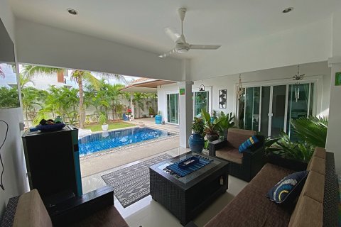 Casa de 3 dormitorios en Hua Hin, Tailandia № 125387 - foto 11