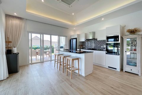 Casa de 3 dormitorios en Hua Hin, Tailandia № 125384