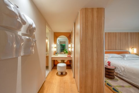Condo in Hua Hin, Thailand, 3 bedrooms in The Standard Residences  № 123095