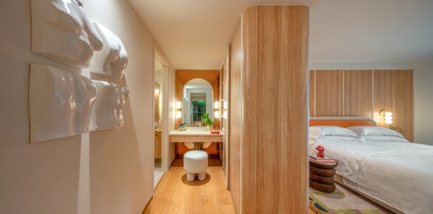 Кондоминиум с 4 комнатами в Хуа Хине, Таиланд в The Standard Residences № 123095