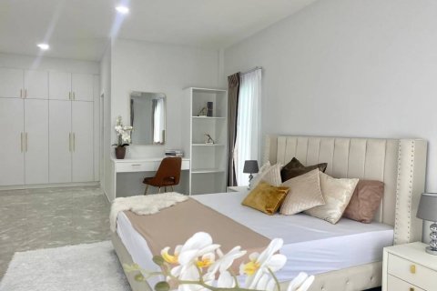 Casa de 4 dormitorios en Pattaya, Tailandia № 101789 - foto 5