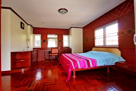 Casa de 3 dormitorios en Pattaya, Tailandia № 101788 - foto 23
