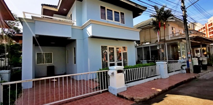 Casa de 3 dormitorios en Pattaya, Tailandia № 101788