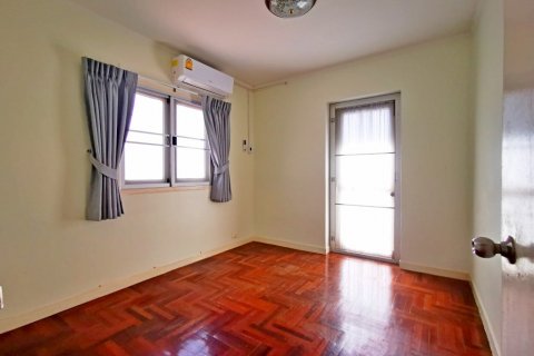 Casa de 3 dormitorios en Pattaya, Tailandia № 101788 - foto 19