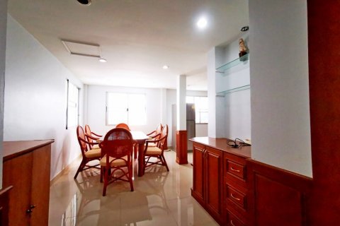 Casa de 3 dormitorios en Pattaya, Tailandia № 101788 - foto 11