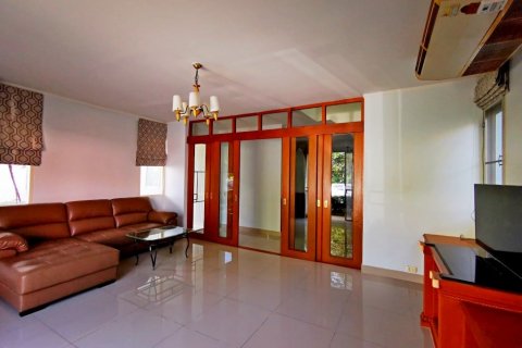 Casa de 3 dormitorios en Pattaya, Tailandia № 101788 - foto 9