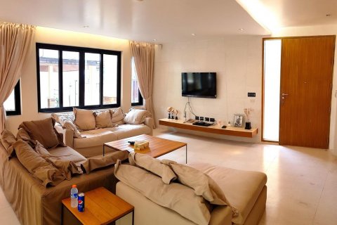 Chalet de 5 dormitorios en Pattaya, Tailandia № 101282 - foto 9