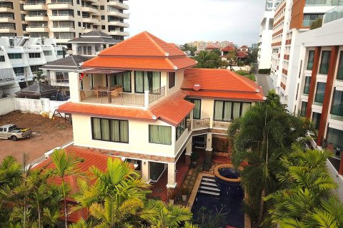 Chalet de 5 dormitorios en Pattaya, Tailandia № 101282 - foto 2