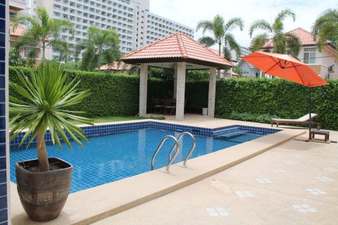 Casa de 4 dormitorios en Pattaya, Tailandia № 101280 - foto 7
