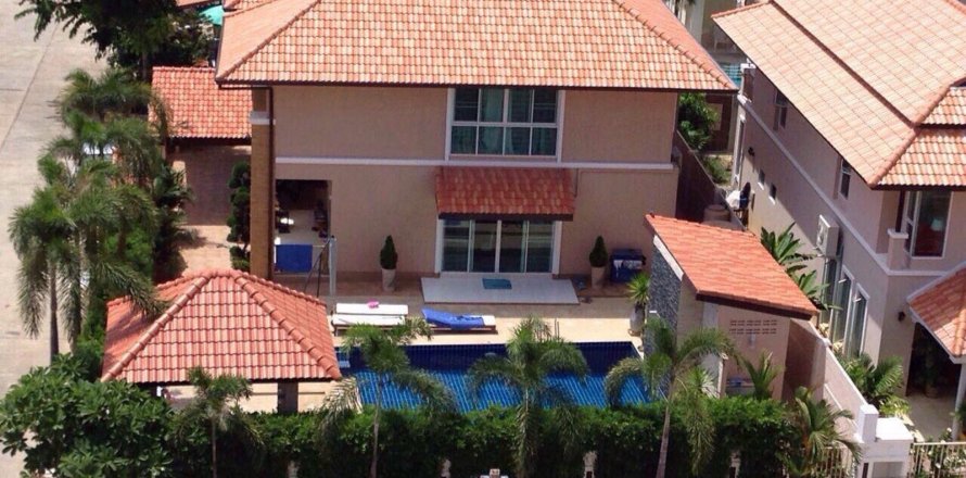 Casa de 4 dormitorios en Pattaya, Tailandia № 101280