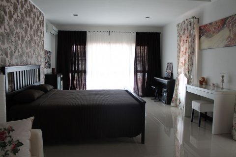 Casa de 4 dormitorios en Pattaya, Tailandia № 101280 - foto 6