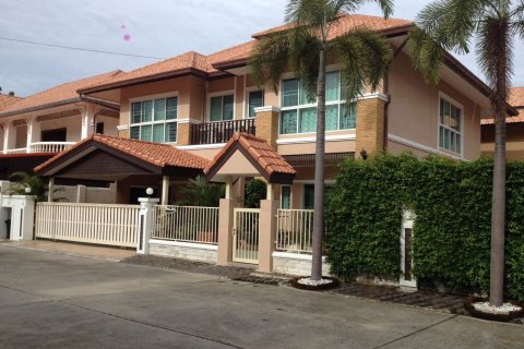 Casa de 4 dormitorios en Pattaya, Tailandia № 101280 - foto 8