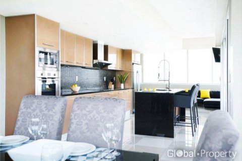 Condominio de 2 dormitorios en Pattaya, Tailandia № 132359 - foto 10