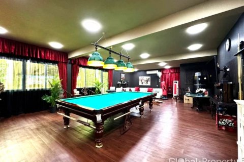 Casa de 4 dormitorios en Pattaya, Tailandia № 132356 - foto 6