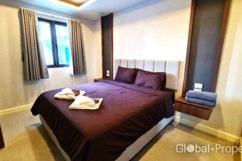 Casa de 4 dormitorios en Pattaya, Tailandia № 132358 - foto 8
