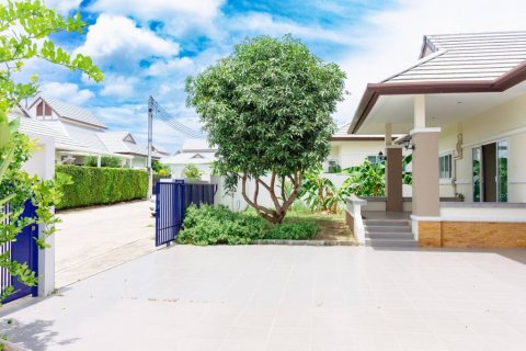 Chalet de 5 dormitorios en Hua Hin, Tailandia № 132451 - foto 9