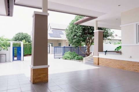 Chalet de 5 dormitorios en Hua Hin, Tailandia № 132451 - foto 7