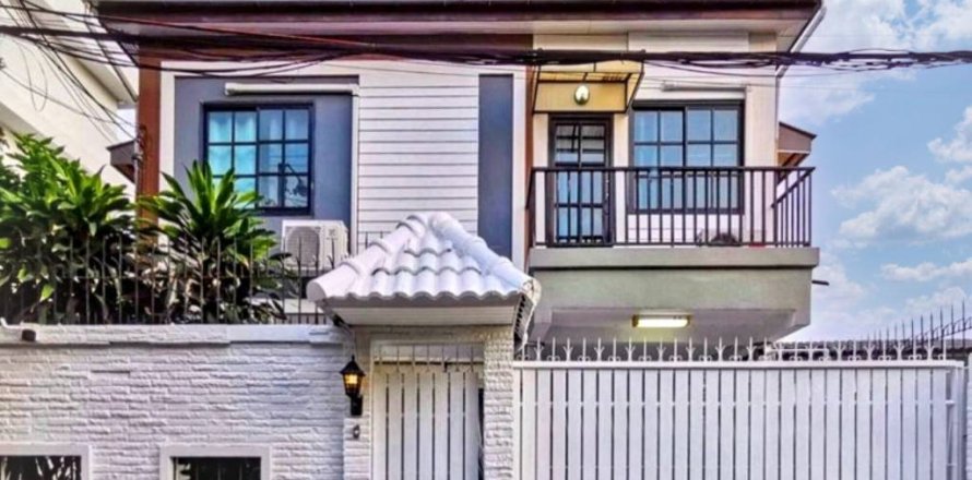 Casa de 3 dormitorios en Suan Luang, Bangkok, Tailandia № 126756