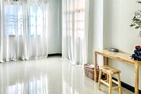 Casa de 3 dormitorios en Suan Luang, Bangkok, Tailandia № 126756 - foto 8