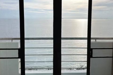 Condominio de 3 dormitorios en Jomtien Beach, Pattaya, Tailandia № 132293 - foto 16
