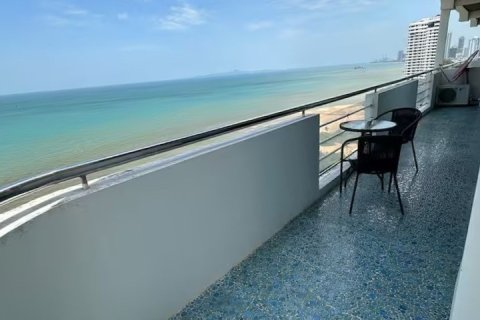 Condominio de 3 dormitorios en Jomtien Beach, Pattaya, Tailandia № 132293 - foto 24