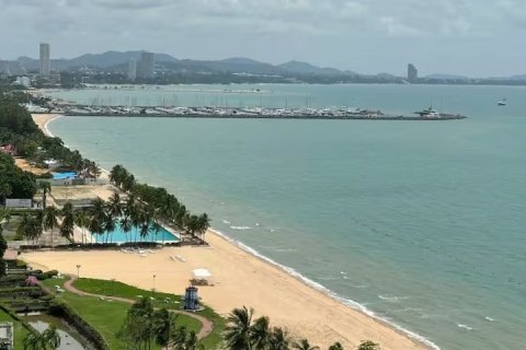 Condominio de 3 dormitorios en Jomtien Beach, Pattaya, Tailandia № 132293 - foto 27