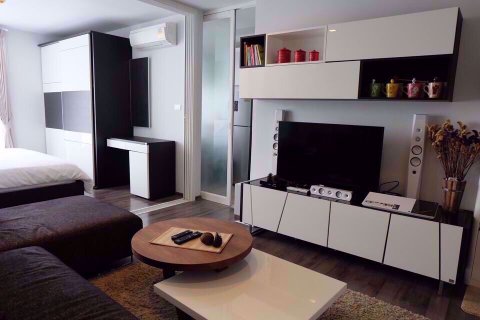 Condo in Bangkok, Thailand, 1 bedroom in Sari by Sansiri  № 111463