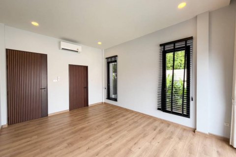 Chalet de 3 dormitorios en Phuket, Tailandia № 124517 - foto 5