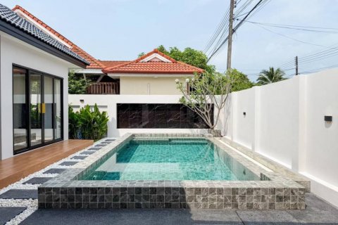 Chalet de 3 dormitorios en Phuket, Tailandia № 124517 - foto 2
