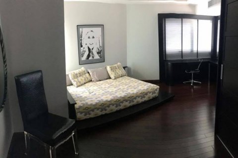 Condominio de 3 dormitorios en Sathon, Bangkok, Tailandia № 143063 - foto 10