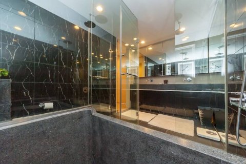 Condominio de 2 dormitorios en Bangkok, Tailandia № 143061 - foto 11