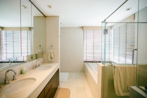 Condominio de 3 dormitorios en Bangkok, Tailandia № 143516 - foto 20