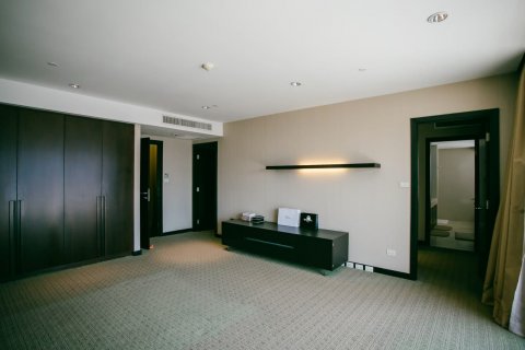 Condominio de 3 dormitorios en Bangkok, Tailandia № 143516 - foto 18